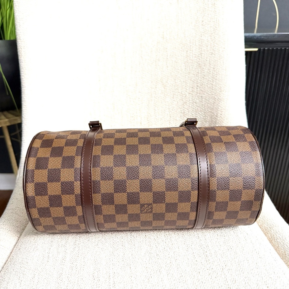 Authentic Louis Vuitton Papillon 30 Damier Ebene
N51303 brown with mini pouch - Picture 16 of 16